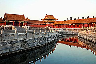 《消逝的光芒 2 - 人与仁之战》正式发售